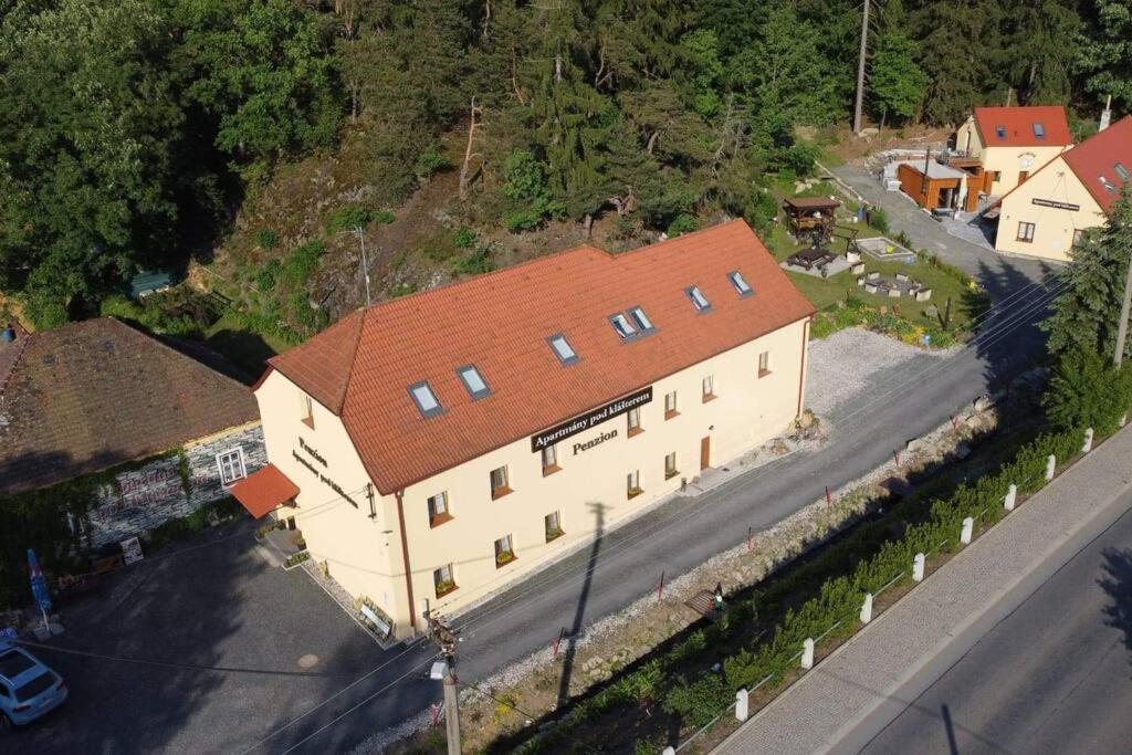 Kladruby  Apartmany Pod Klasterem المظهر الخارجي الصورة